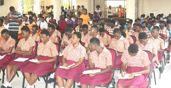 85 Students Of Koforidua Senior High Technical Sacked Over deadly fight with New Juaben Senior High School.
